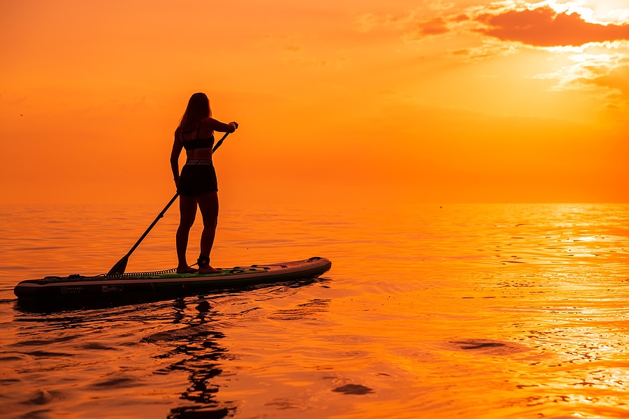 The Benefits of a Paddle Board Rental