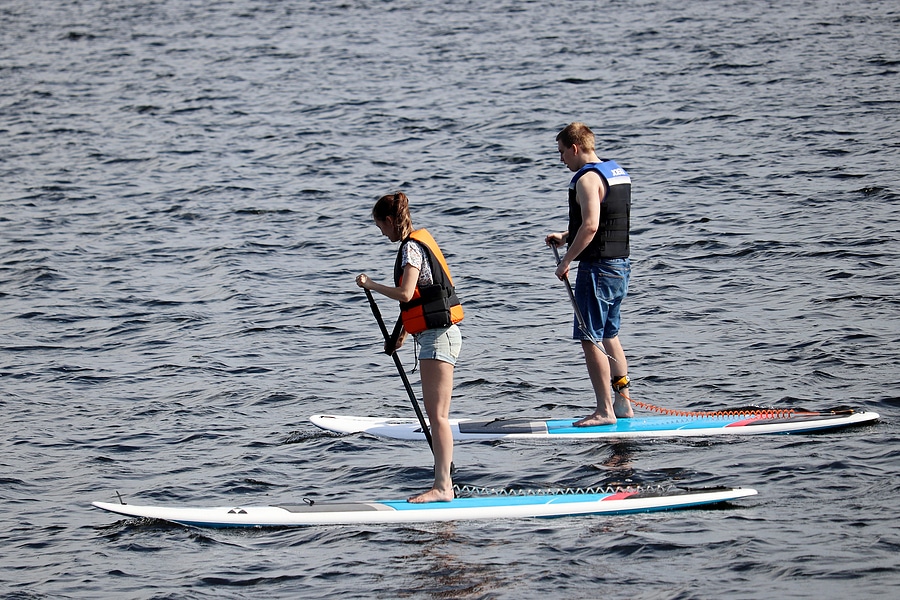 Oggetti da portare durante il paddle boarding